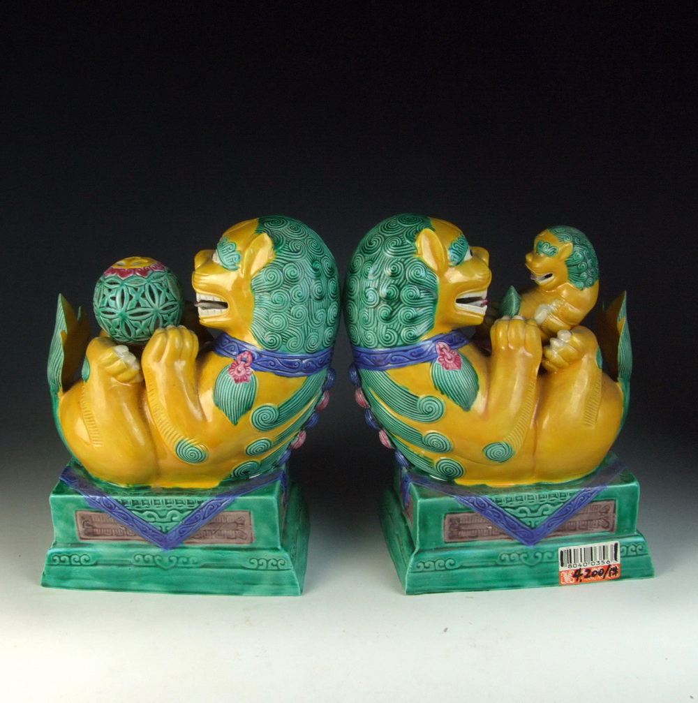 antique chinese porcelain foo dogs