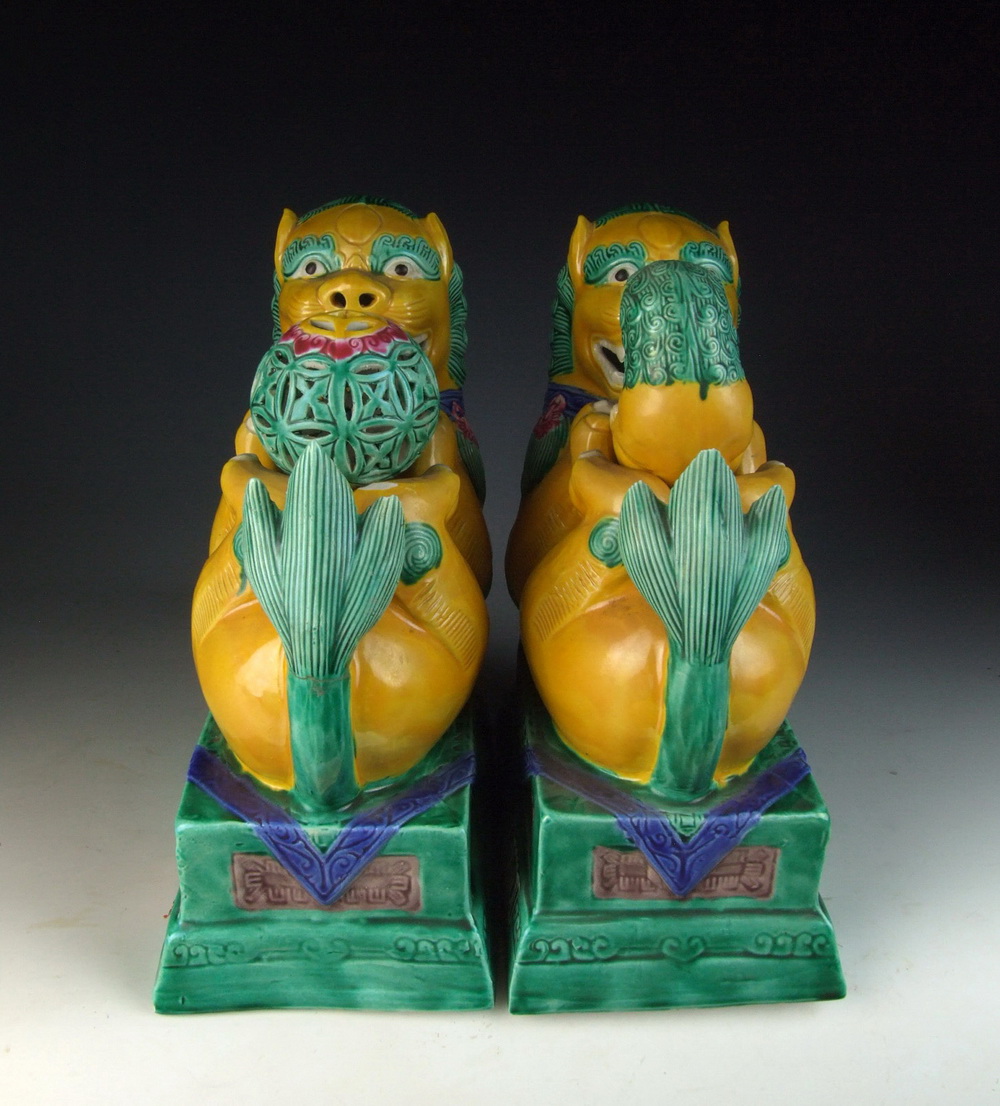 antique chinese porcelain foo dogs